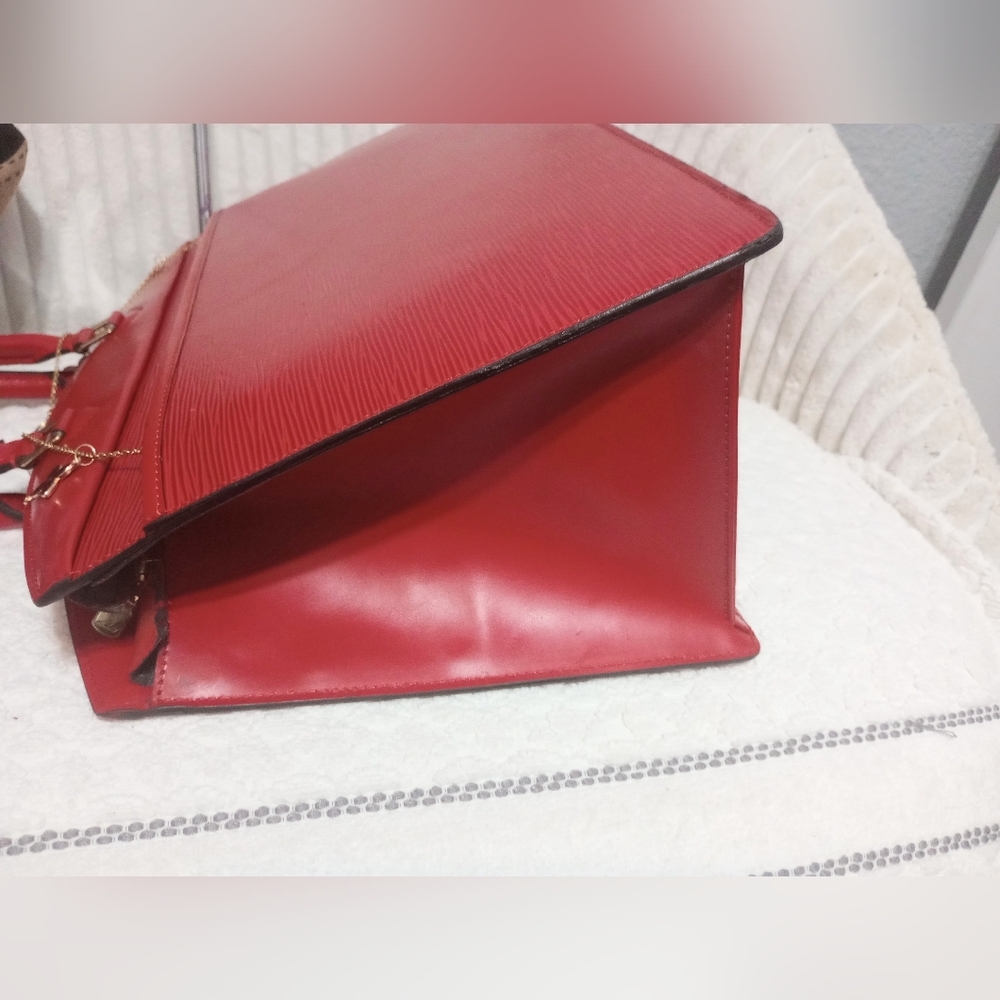 Louis Vuitton Bags - Picture 8 of 16